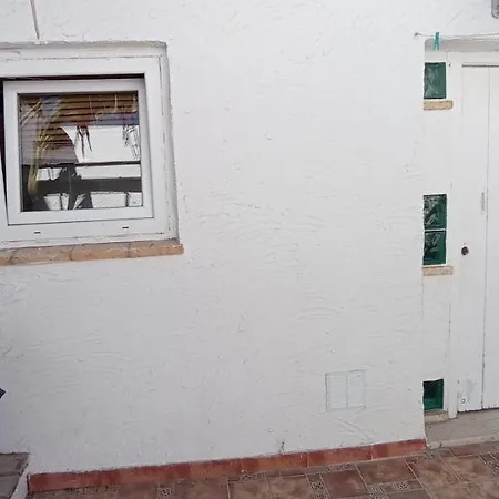 Homestay Habitacion , Tipo Estudiante De Dos Camas, Independiente, Pequeno Bano Propio, Students, Backpackers , One Room 2 Beds ,And Bathroom, Habitacion Independiente En Casa Vecinal Particular ,Con Litera De 90,Con ,Aire Acondicionado Portatil,Patio Comun Jerez de la Frontera